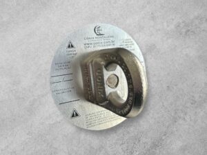 Placa de Identificação em Ancoragem: Por Que Ela é Essencial para Segurança e Rastreabilidade